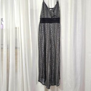 2/$30 Black Floral Jumpsuit Crochet Detail Side Leg Slits Women Sz L‎ (11-13)